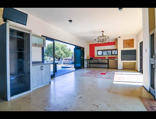 4 BEDROOM HOUSE FOR SALE IN COPPERLEAF ESTATE